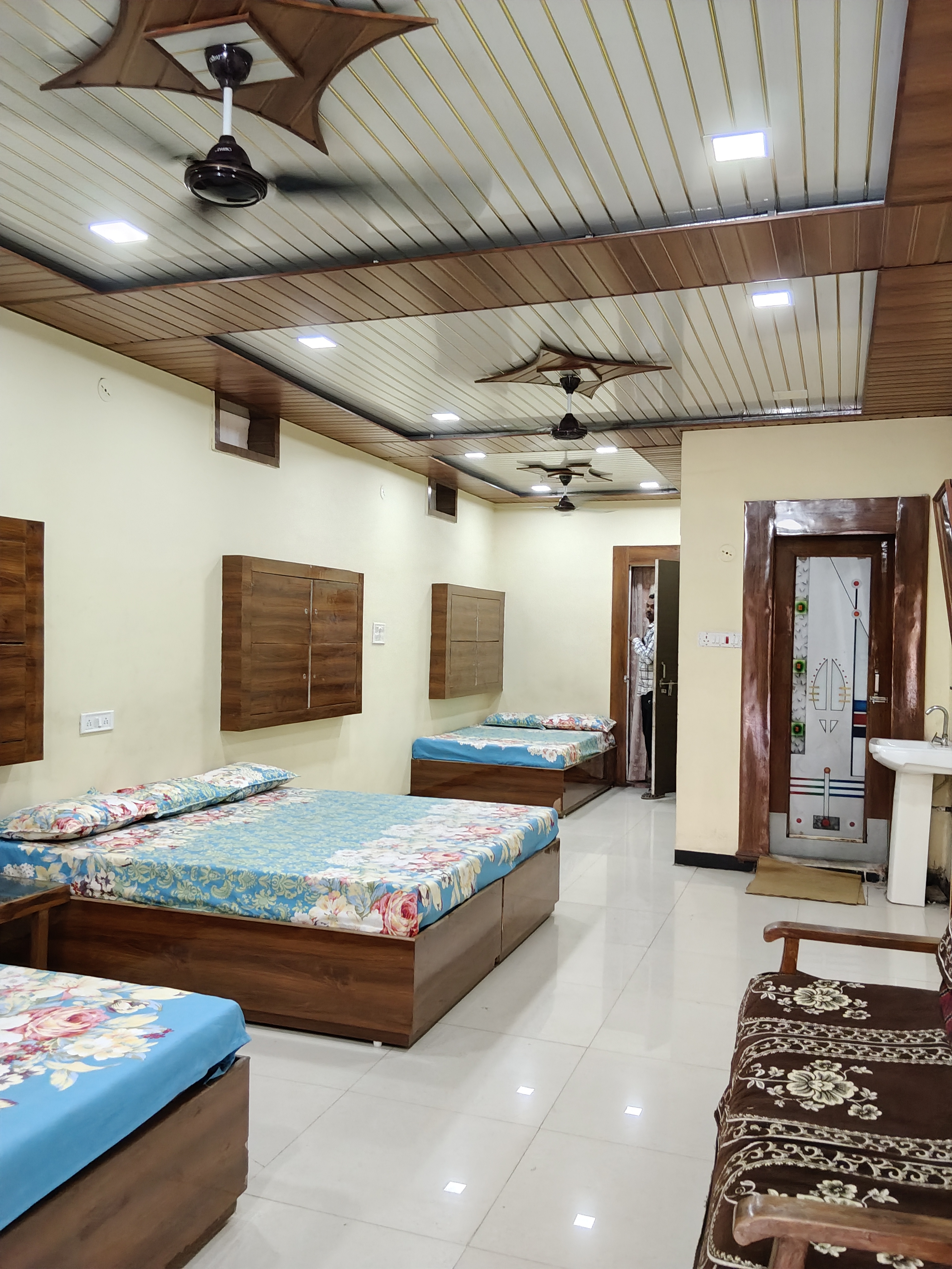 Restaurant Hotel Ujjain pure veg food